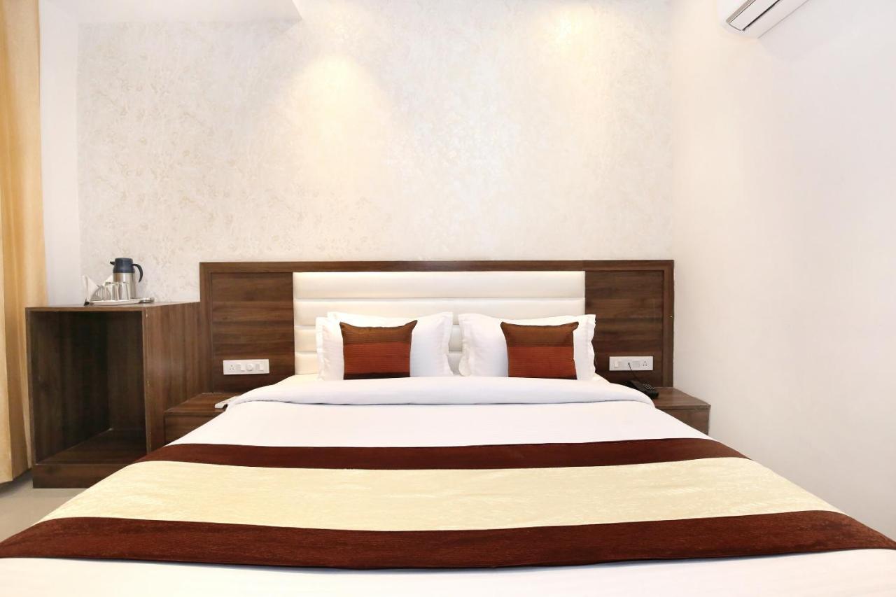 Oyo 11680 Hotel Grand Star Amritsar Ngoại thất bức ảnh